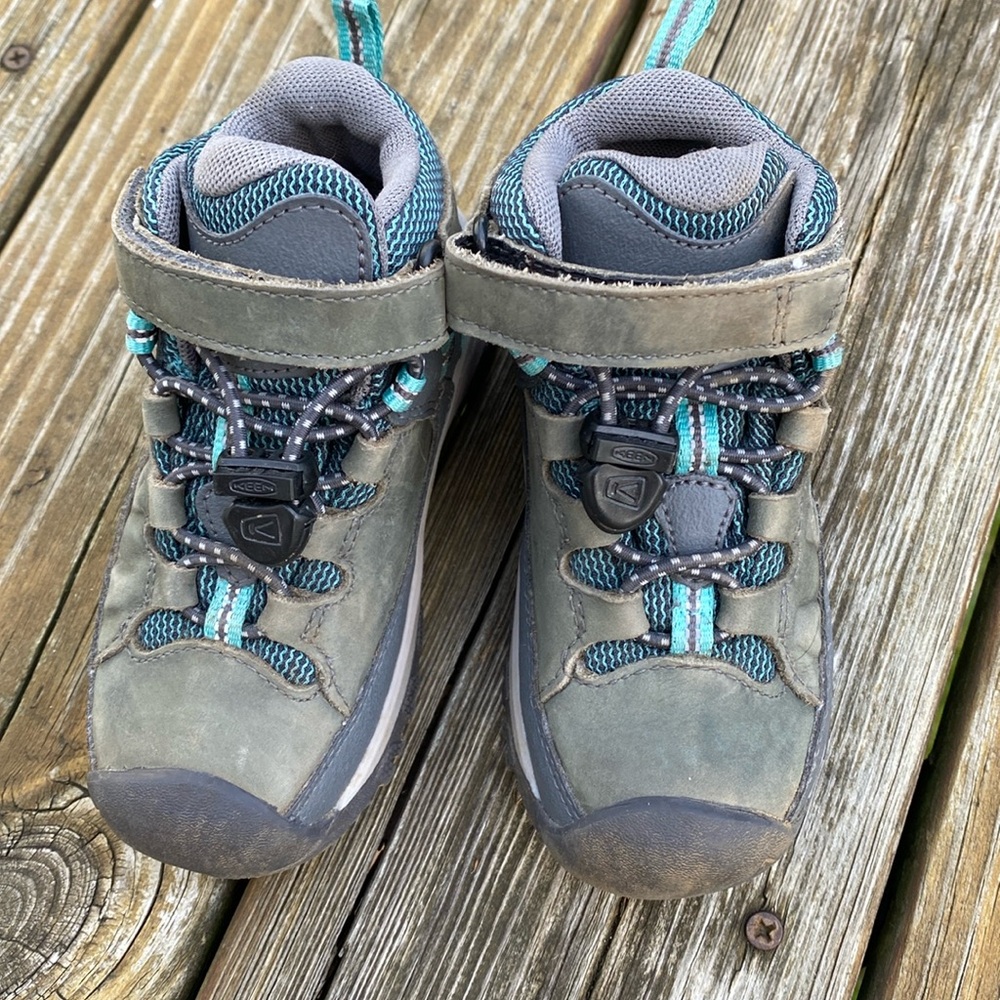 Toddler Keen hiking boots